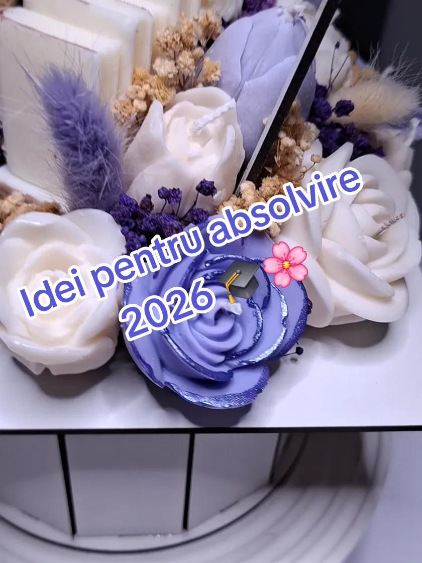 Filmuleț: Primele aranjamente pentru absolvire sunt aici Modele elegante, parfumate și rea