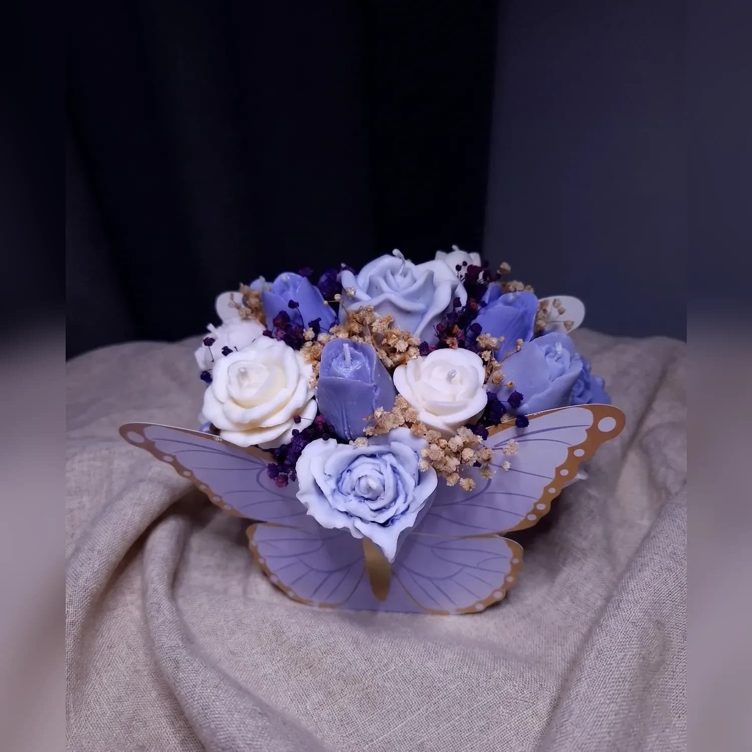 Aranjament floral tip fluture din ceară de soia parfumată