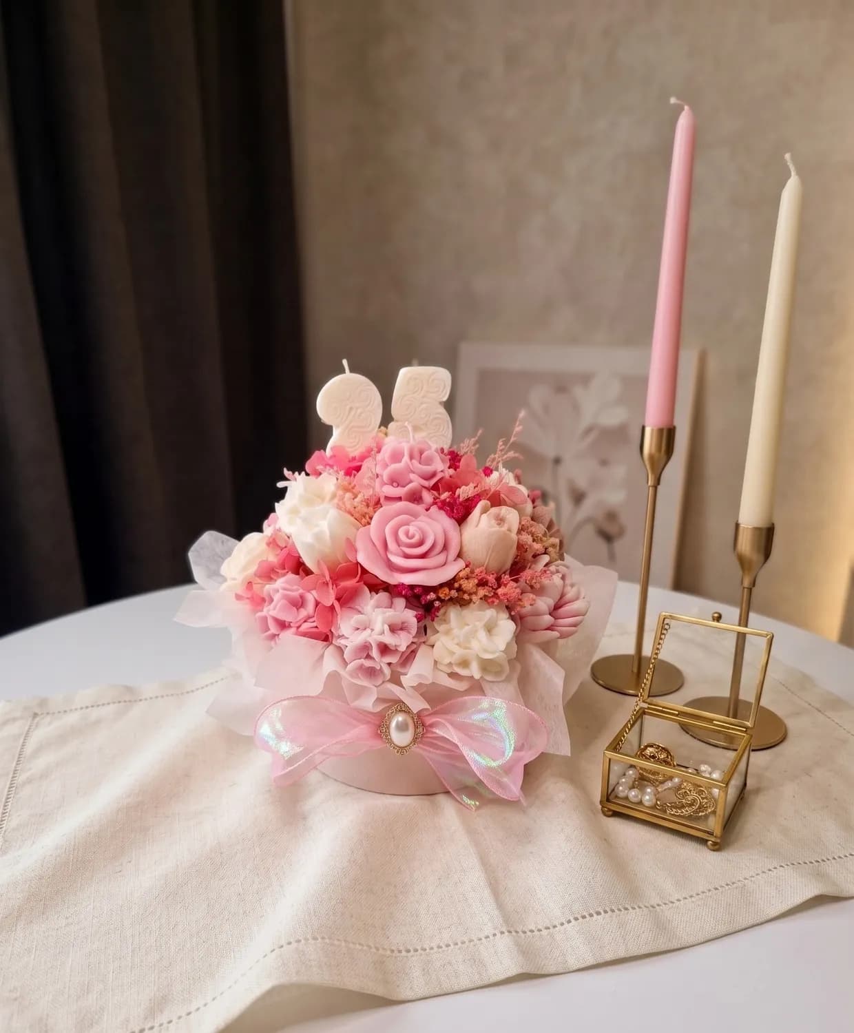 Aranjament floral cu vârstă personalizată din ceară de soia parfumată