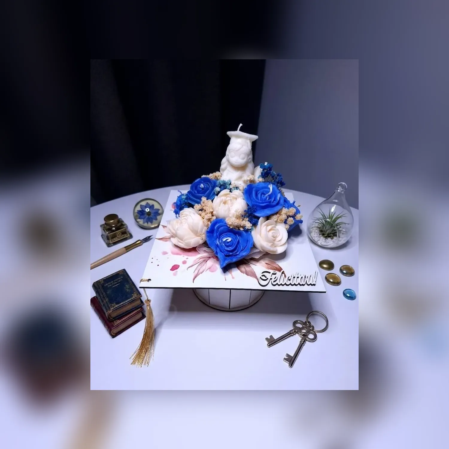 Cadou în tocă de absolvire din ceară de soia parfumată