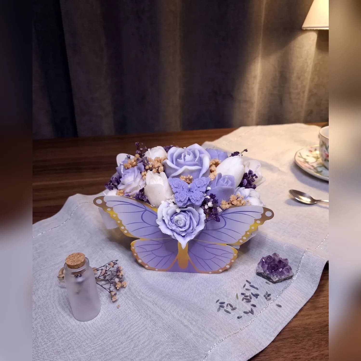 Aranjament floral tip fluture